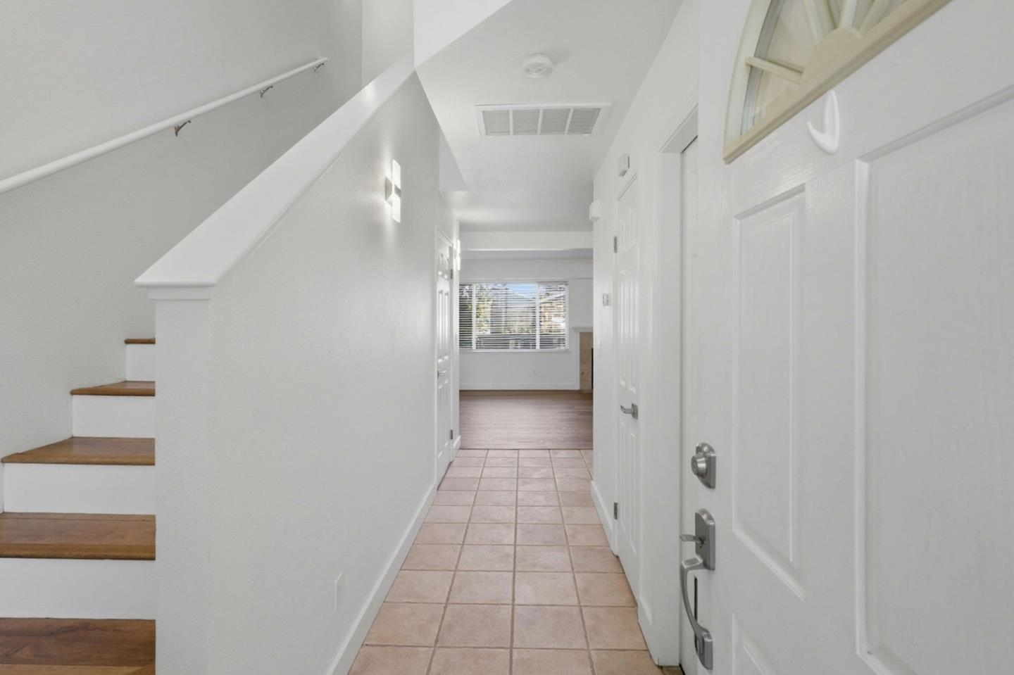 Detail Gallery Image 5 of 28 For 14 Orange Blossom Way, Watsonville,  CA 95076 - 3 Beds | 2/1 Baths