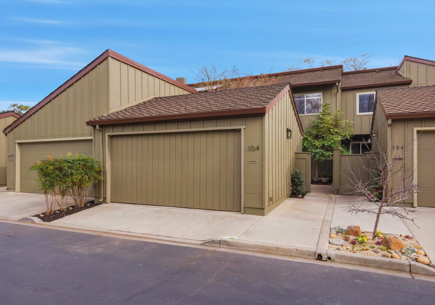 Detail Gallery Image 2 of 54 For 104 Walnut Hill Ct, Los Gatos,  CA 95032 - 3 Beds | 2/1 Baths