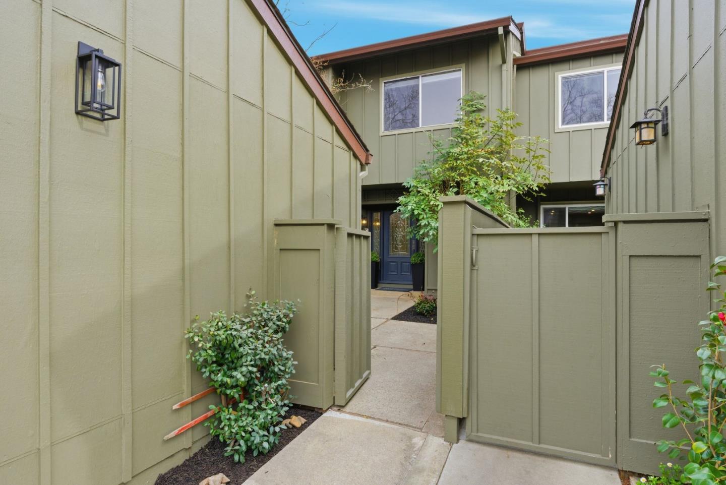 Detail Gallery Image 3 of 54 For 104 Walnut Hill Ct, Los Gatos,  CA 95032 - 3 Beds | 2/1 Baths