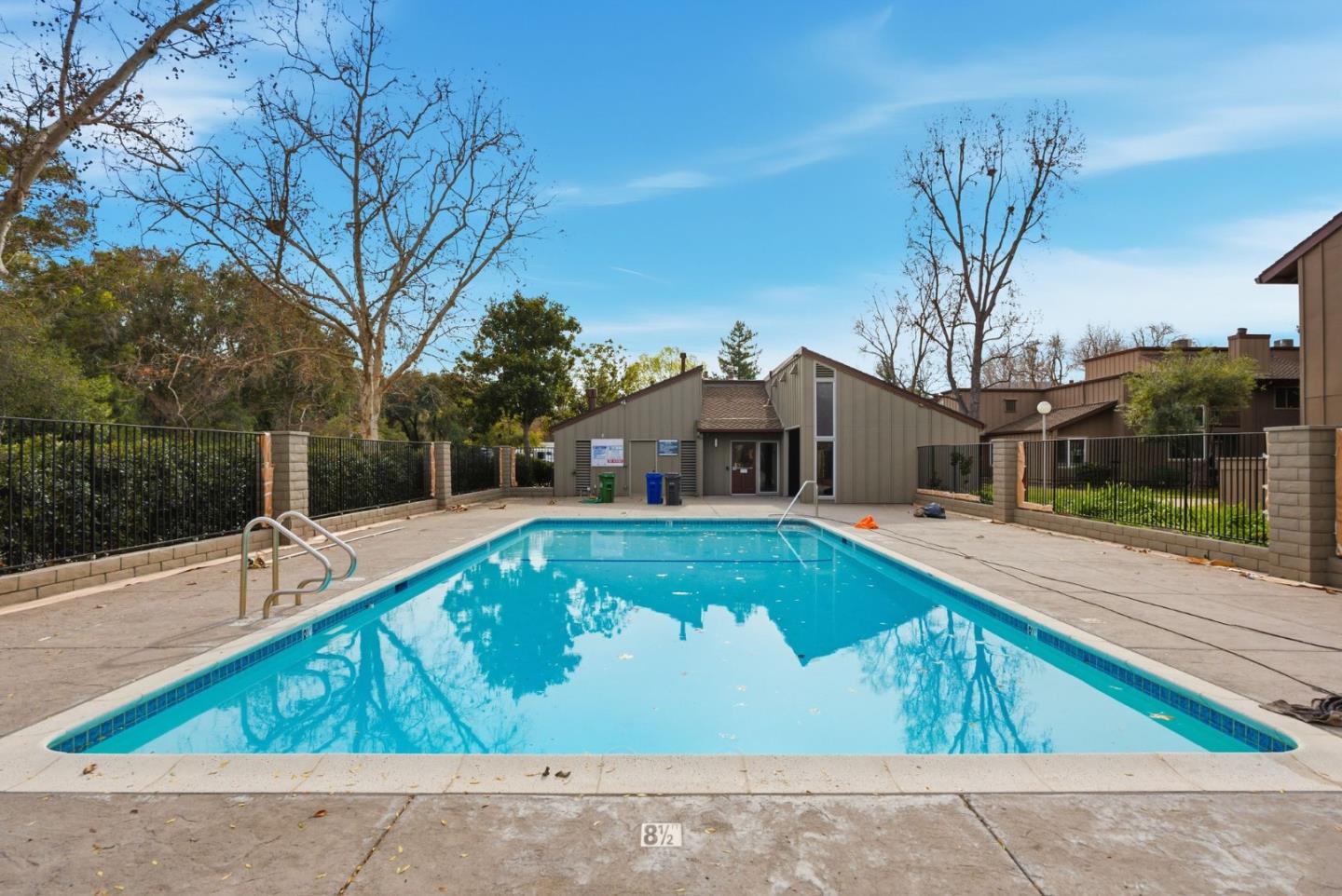 Detail Gallery Image 39 of 54 For 104 Walnut Hill Ct, Los Gatos,  CA 95032 - 3 Beds | 2/1 Baths