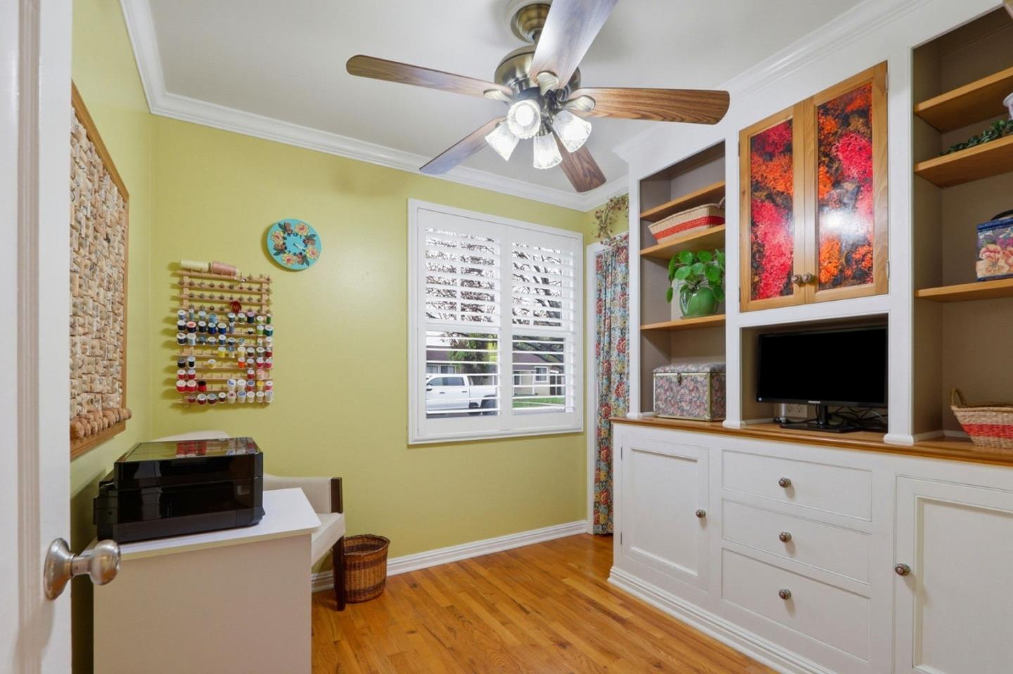 Detail Gallery Image 11 of 25 For 1385 Selo Dr, Sunnyvale,  CA 94087 - 4 Beds | 2/1 Baths