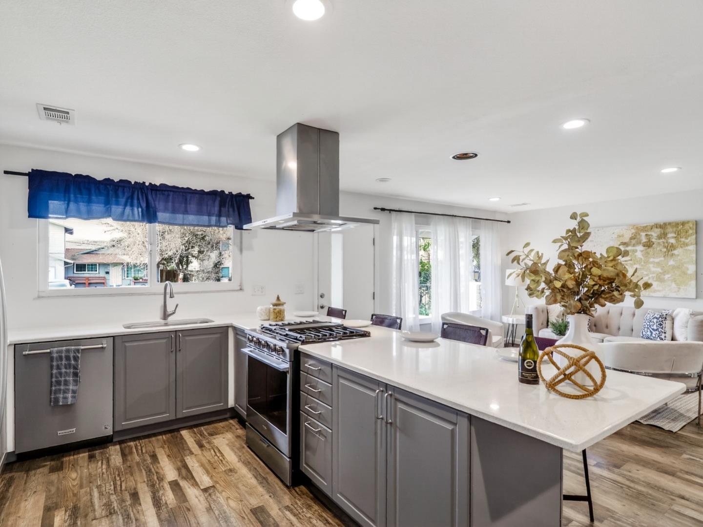 Detail Gallery Image 2 of 33 For 1230 Fritzen St, San Jose,  CA 95122 - 3 Beds | 2 Baths