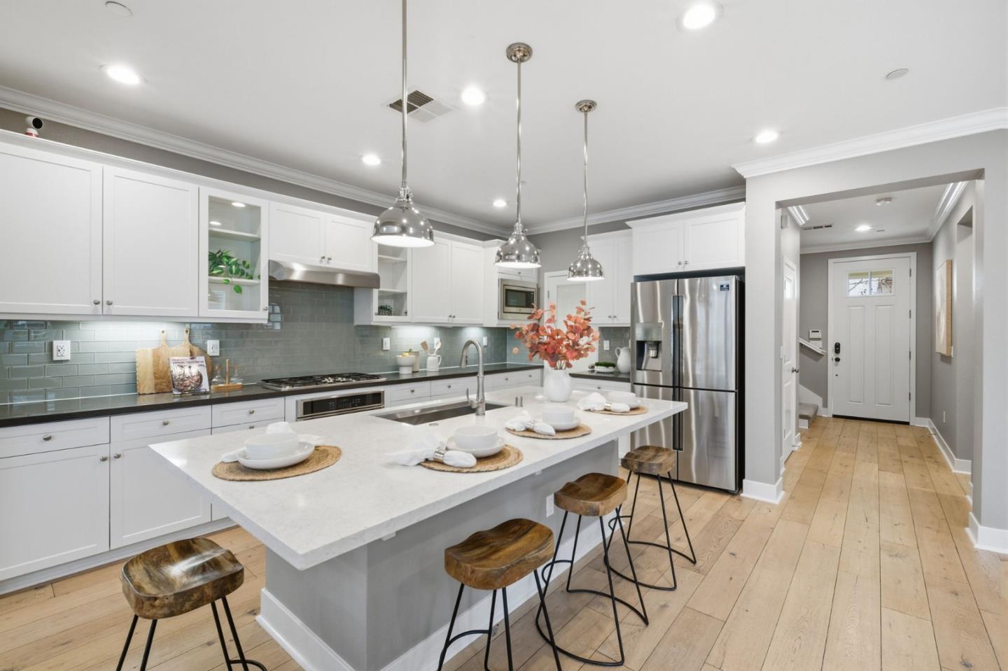 Detail Gallery Image 9 of 48 For 190 Christine Lynn Dr, Morgan Hill,  CA 95037 - 4 Beds | 3 Baths