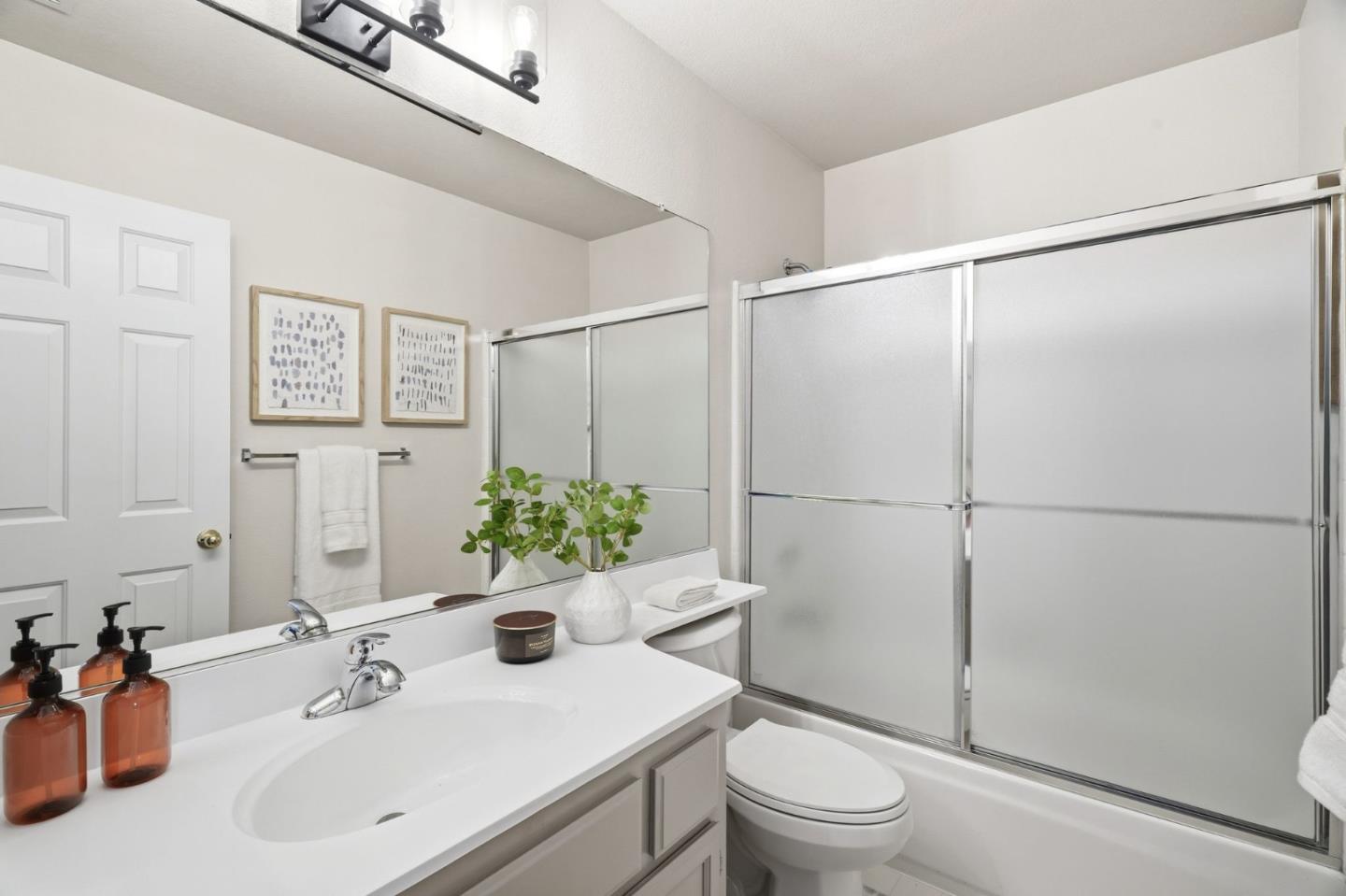Detail Gallery Image 20 of 32 For 1045 Summershore Ct, San Jose,  CA 95122 - 2 Beds | 2/1 Baths