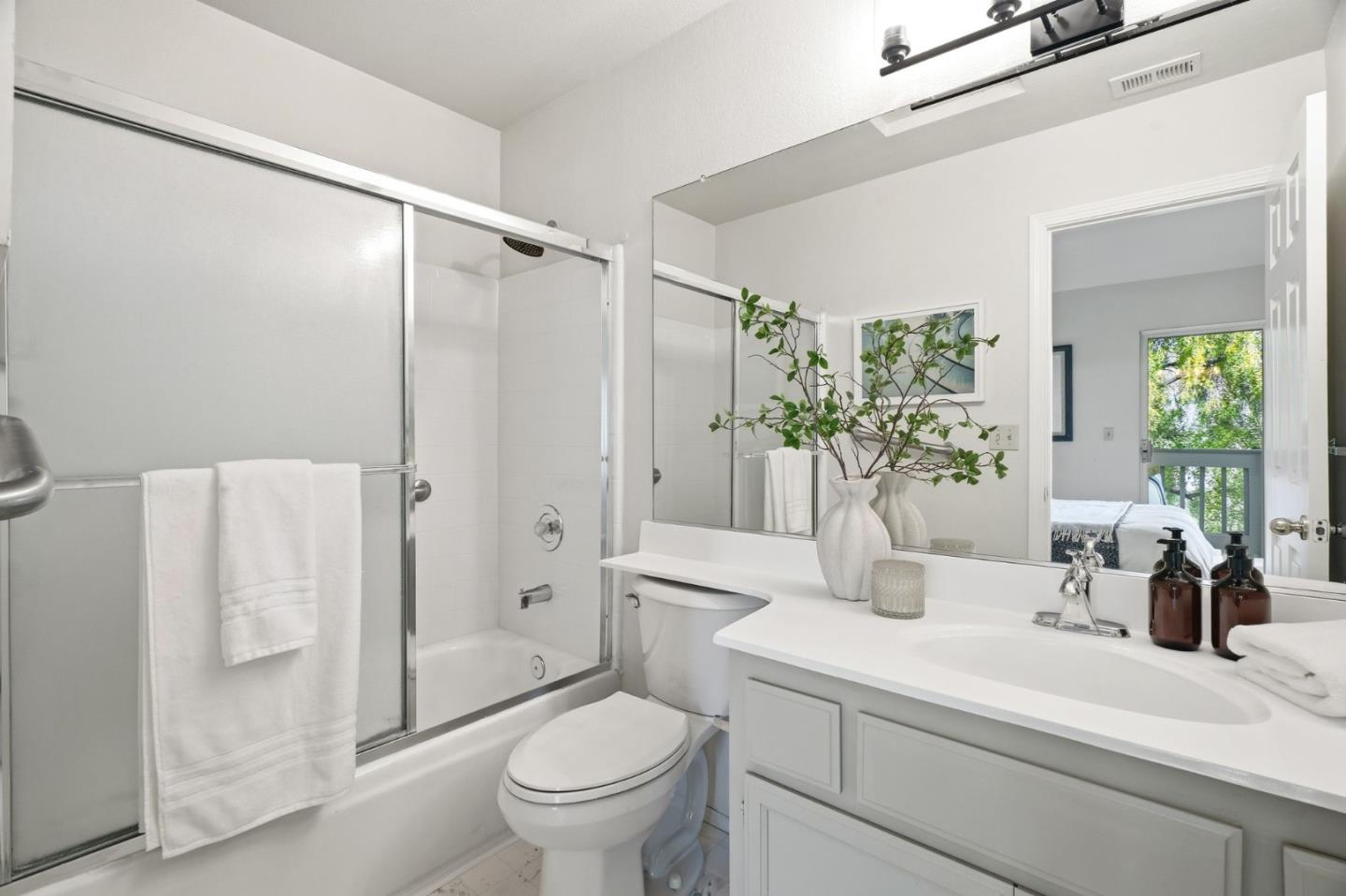 Detail Gallery Image 22 of 32 For 1045 Summershore Ct, San Jose,  CA 95122 - 2 Beds | 2/1 Baths