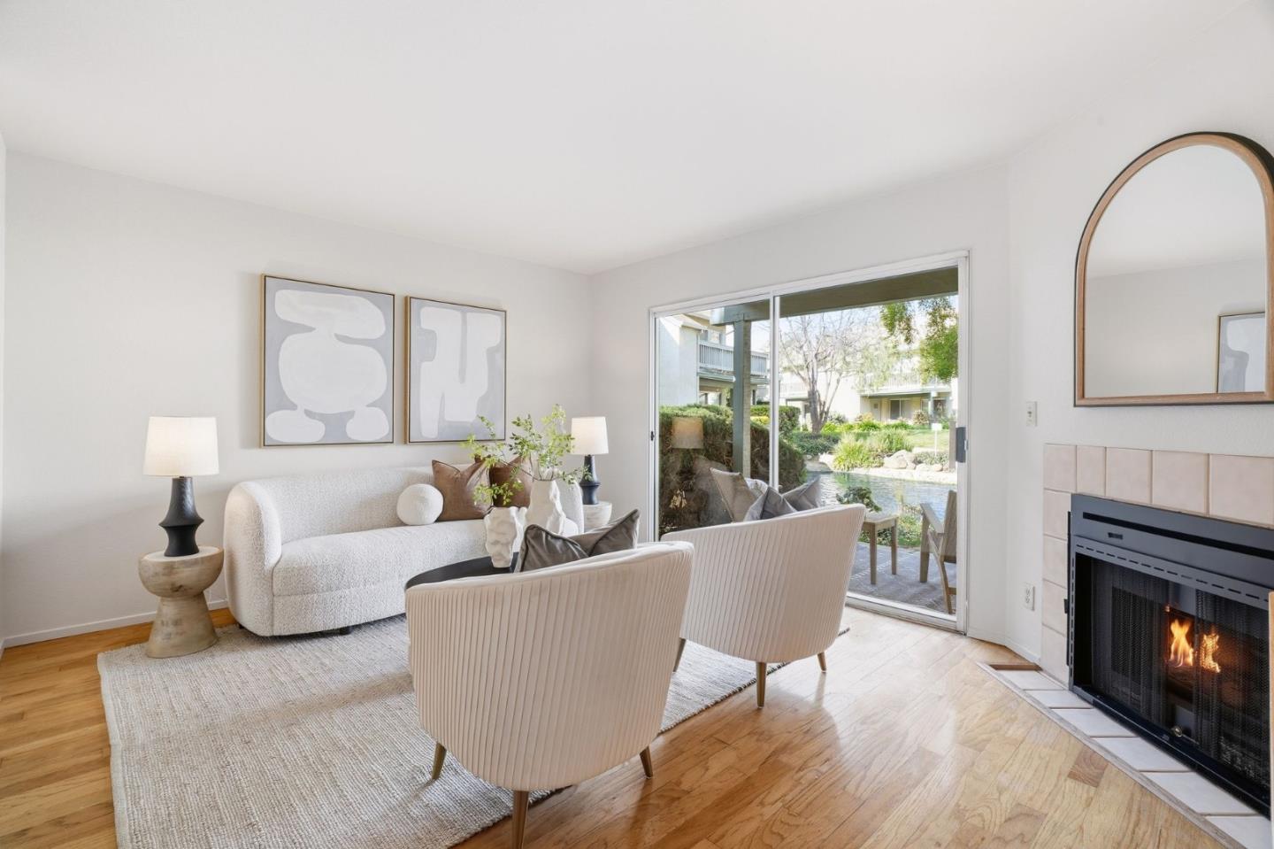 Detail Gallery Image 3 of 32 For 1045 Summershore Ct, San Jose,  CA 95122 - 2 Beds | 2/1 Baths