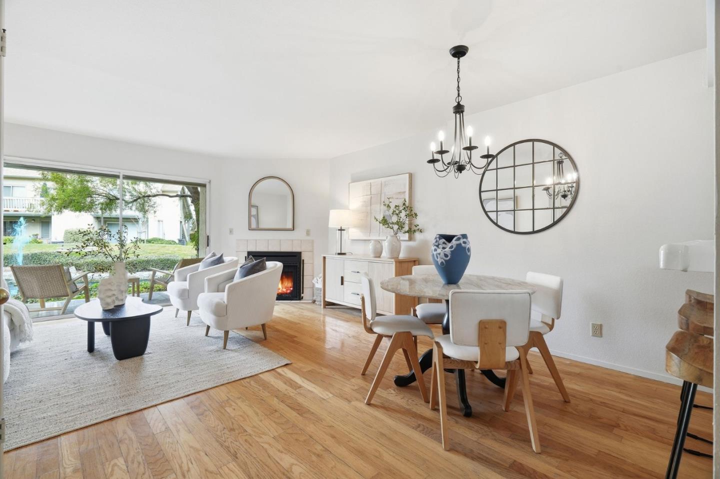 Detail Gallery Image 5 of 32 For 1045 Summershore Ct, San Jose,  CA 95122 - 2 Beds | 2/1 Baths