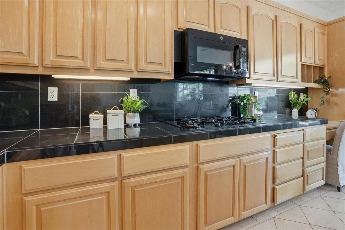 Detail Gallery Image 12 of 56 For 8816 Wine Valley Cir, San Jose,  CA 95135 - 2 Beds | 2/1 Baths