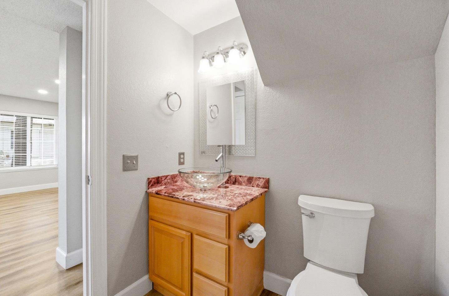 Detail Gallery Image 12 of 25 For 42 Muirfield Ct, San Jose,  CA 95116 - 2 Beds | 1/1 Baths