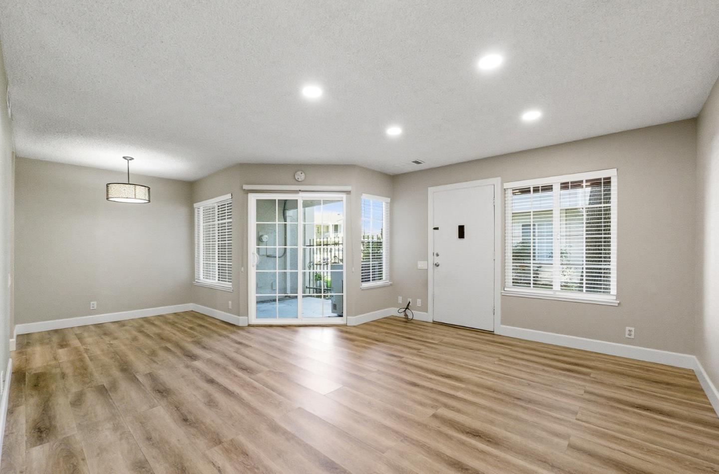 Detail Gallery Image 4 of 25 For 42 Muirfield Ct, San Jose,  CA 95116 - 2 Beds | 1/1 Baths