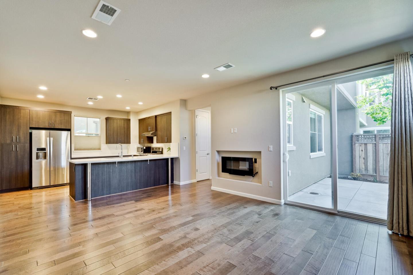 Detail Gallery Image 18 of 56 For 867 Maple Pl, East Palo Alto,  CA 94303 - 4 Beds | 2/1 Baths