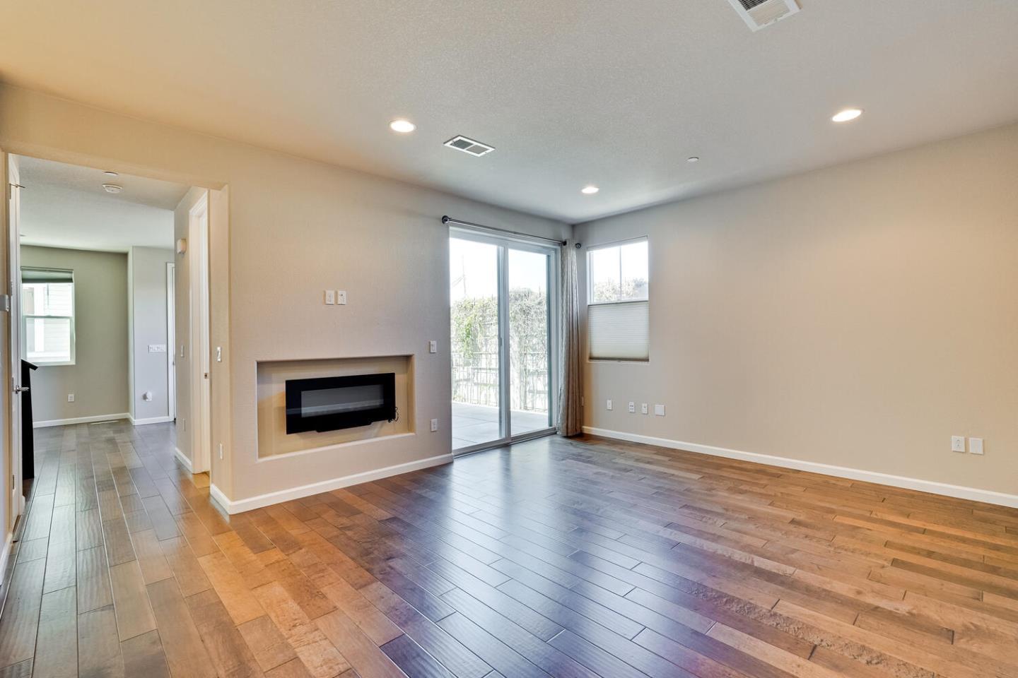 Detail Gallery Image 19 of 56 For 867 Maple Pl, East Palo Alto,  CA 94303 - 4 Beds | 2/1 Baths