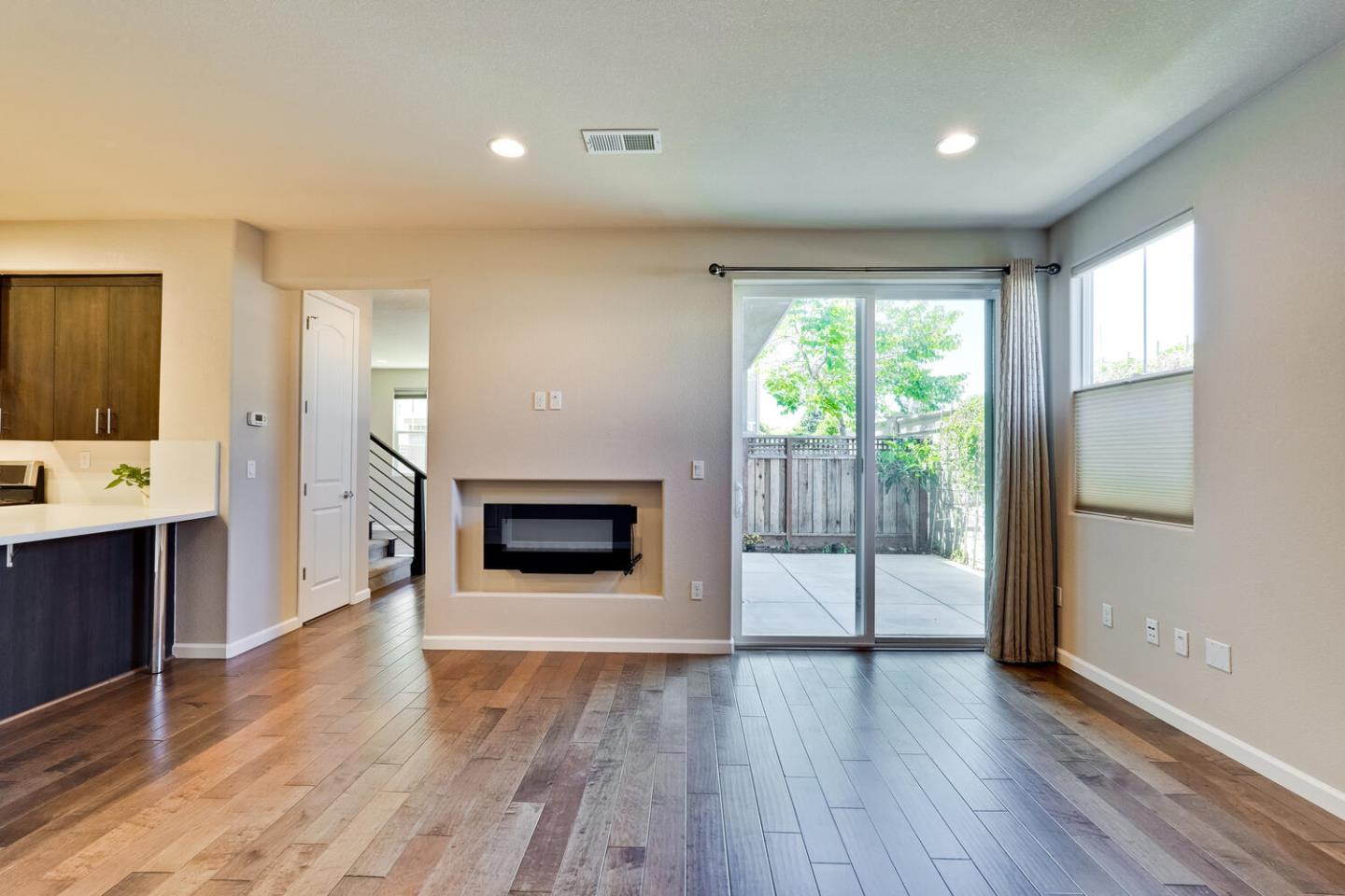Detail Gallery Image 20 of 56 For 867 Maple Pl, East Palo Alto,  CA 94303 - 4 Beds | 2/1 Baths
