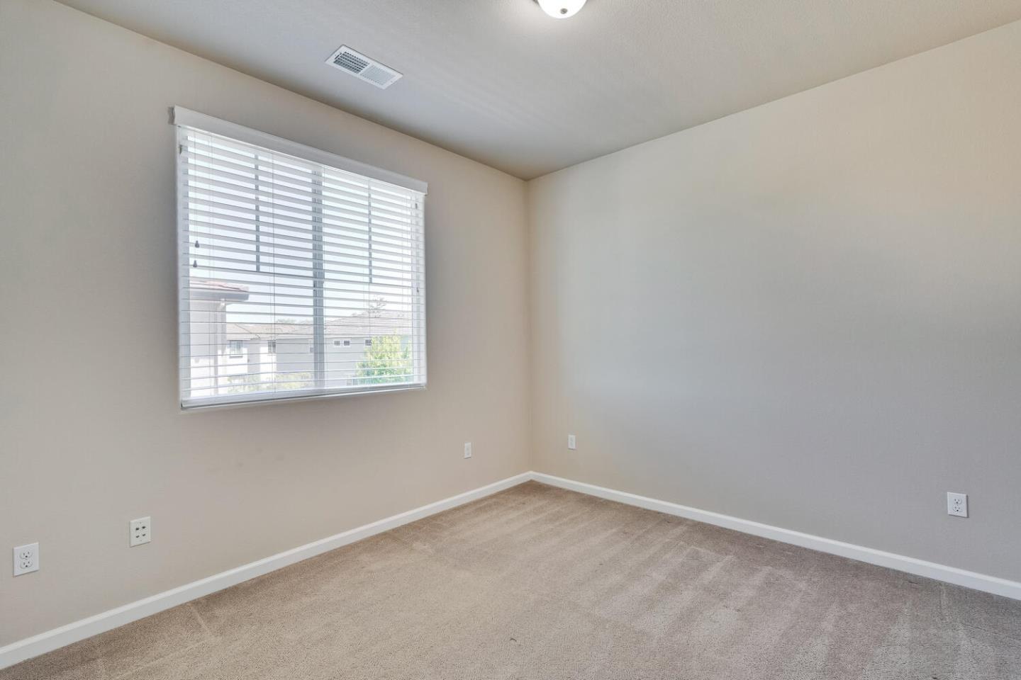 Detail Gallery Image 31 of 56 For 867 Maple Pl, East Palo Alto,  CA 94303 - 4 Beds | 2/1 Baths
