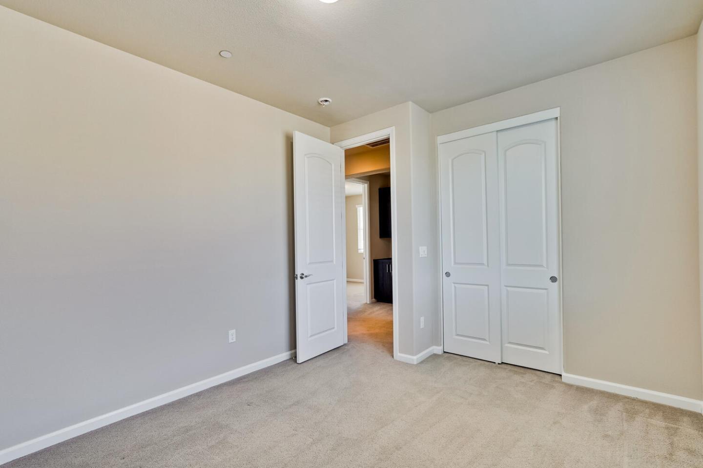 Detail Gallery Image 33 of 56 For 867 Maple Pl, East Palo Alto,  CA 94303 - 4 Beds | 2/1 Baths