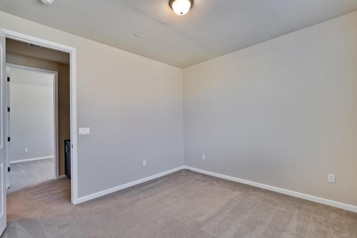 Detail Gallery Image 35 of 56 For 867 Maple Pl, East Palo Alto,  CA 94303 - 4 Beds | 2/1 Baths