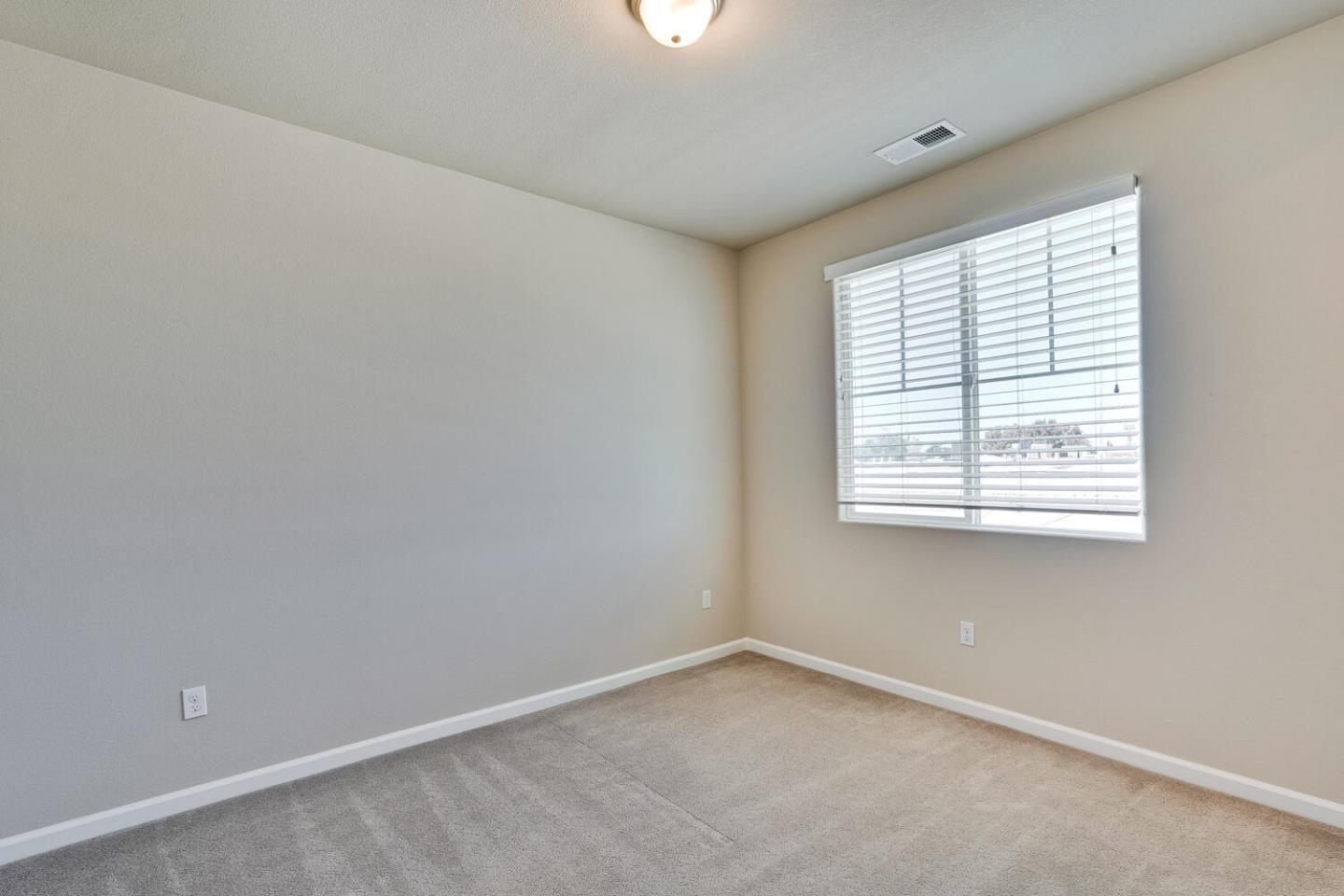 Detail Gallery Image 36 of 56 For 867 Maple Pl, East Palo Alto,  CA 94303 - 4 Beds | 2/1 Baths