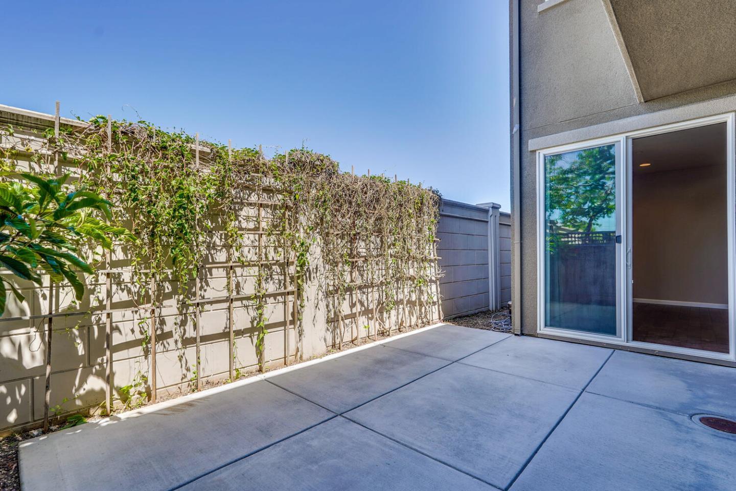 Detail Gallery Image 50 of 56 For 867 Maple Pl, East Palo Alto,  CA 94303 - 4 Beds | 2/1 Baths