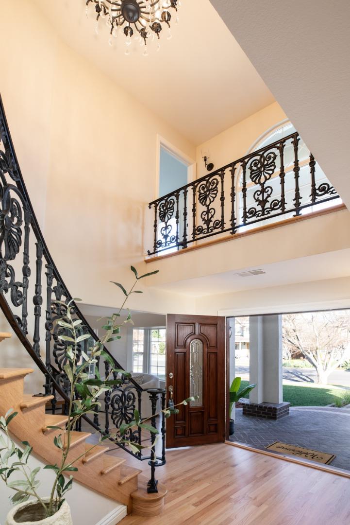 Detail Gallery Image 3 of 24 For 1840 Mcbain Ave, San Jose,  CA 95125 - 5 Beds | 3 Baths