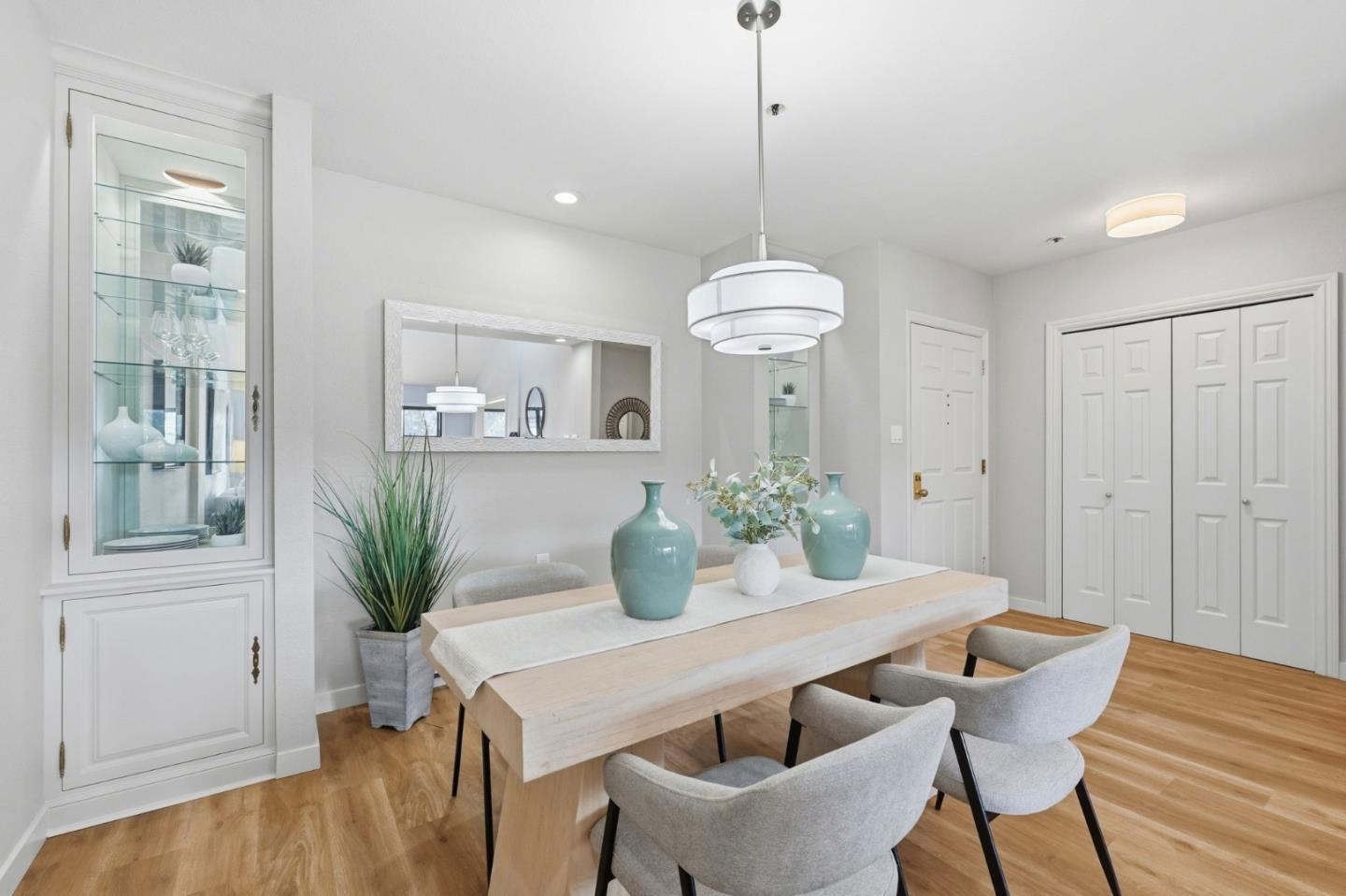 Detail Gallery Image 11 of 35 For 793 Elm St #17,  San Carlos,  CA 94070 - 2 Beds | 2 Baths