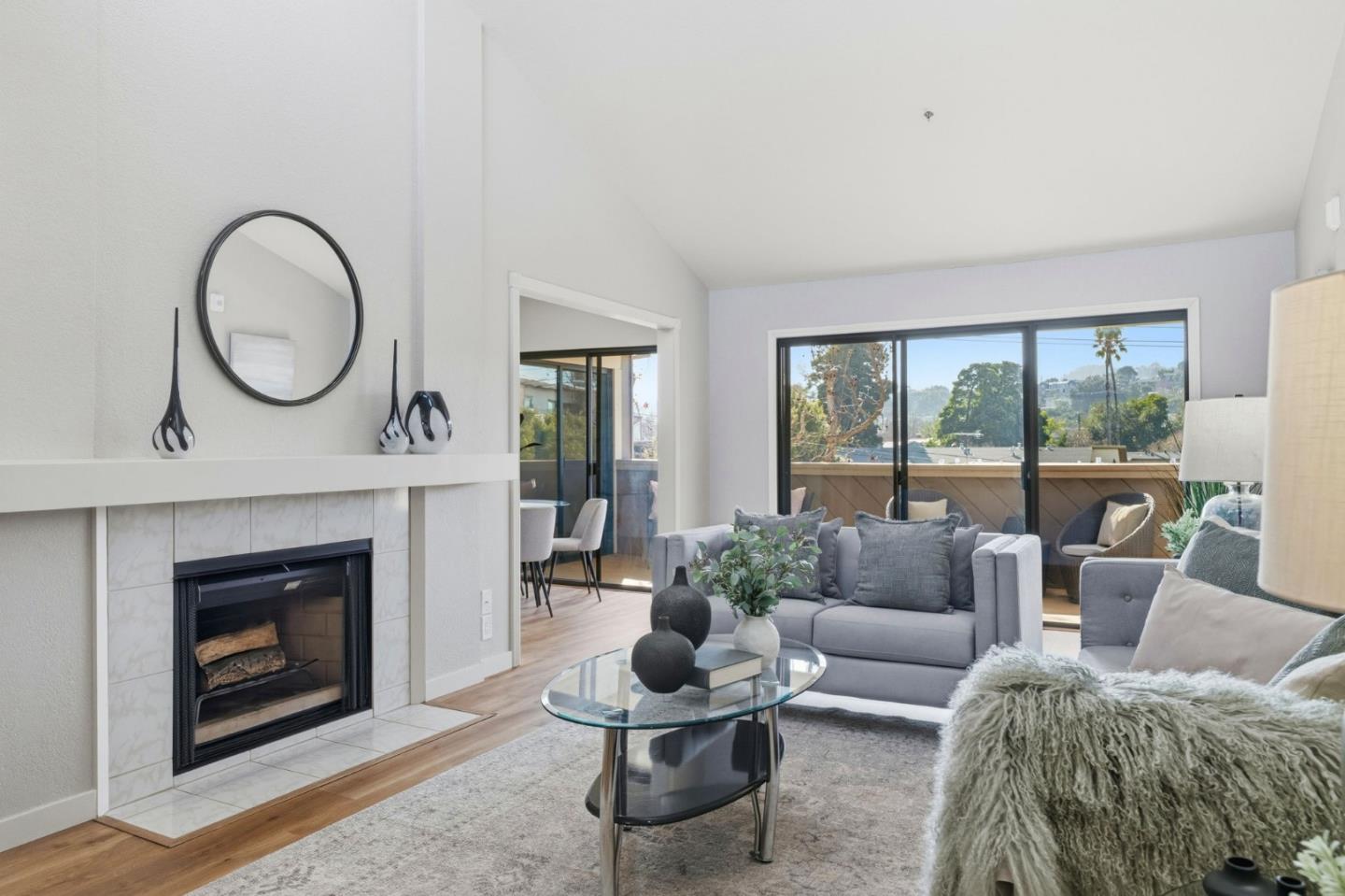 Detail Gallery Image 4 of 35 For 793 Elm St #17,  San Carlos,  CA 94070 - 2 Beds | 2 Baths