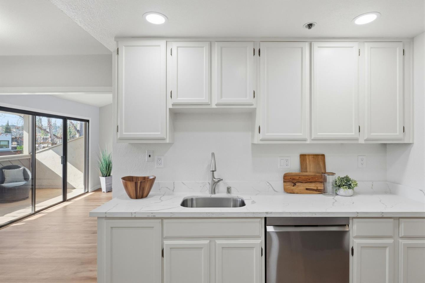 Detail Gallery Image 9 of 35 For 793 Elm St #17,  San Carlos,  CA 94070 - 2 Beds | 2 Baths