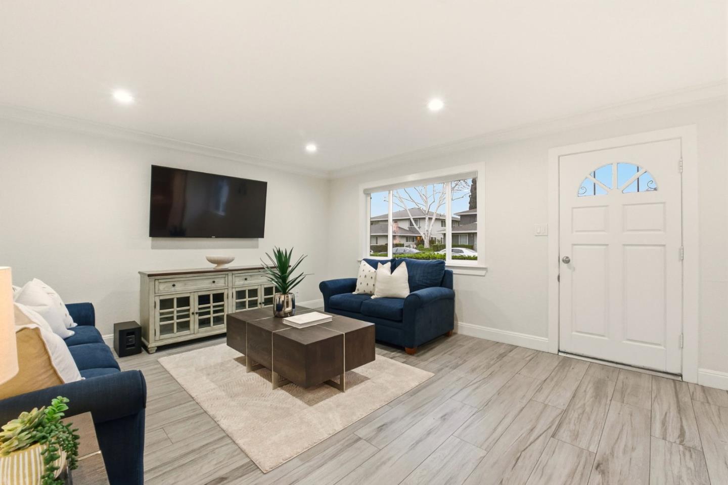 Detail Gallery Image 4 of 25 For 5537 Judith St #1,  San Jose,  CA 95123 - 2 Beds | 1 Baths