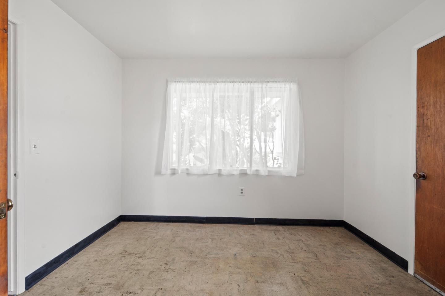 Detail Gallery Image 10 of 21 For 1079 Wheeler St, Seaside,  CA 93955 - 3 Beds | 1 Baths