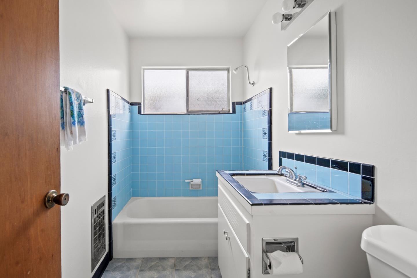 Detail Gallery Image 12 of 21 For 1079 Wheeler St, Seaside,  CA 93955 - 3 Beds | 1 Baths