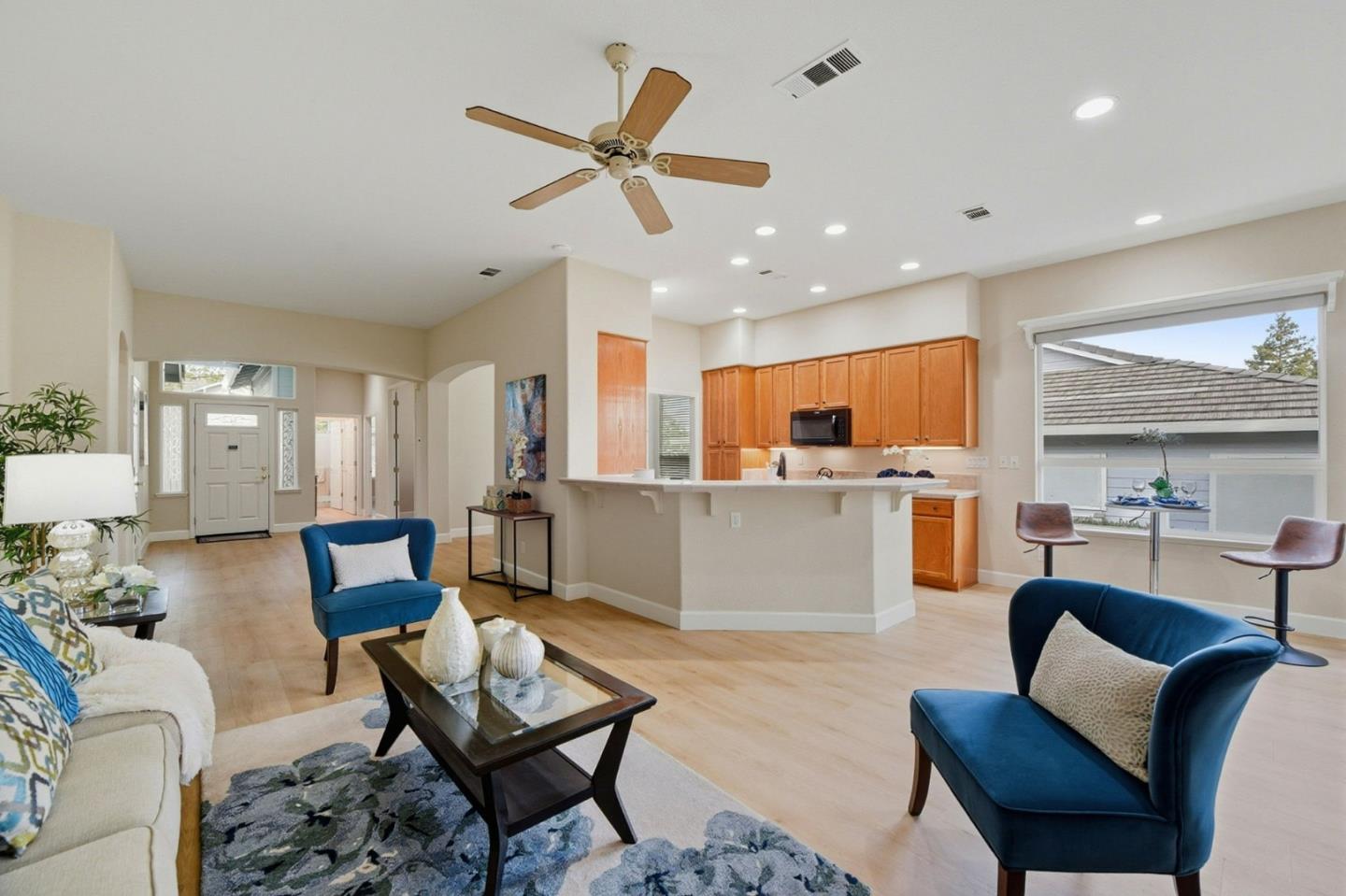 Detail Gallery Image 9 of 54 For 2096 Mataro Way, San Jose,  CA 95135 - 3 Beds | 2 Baths