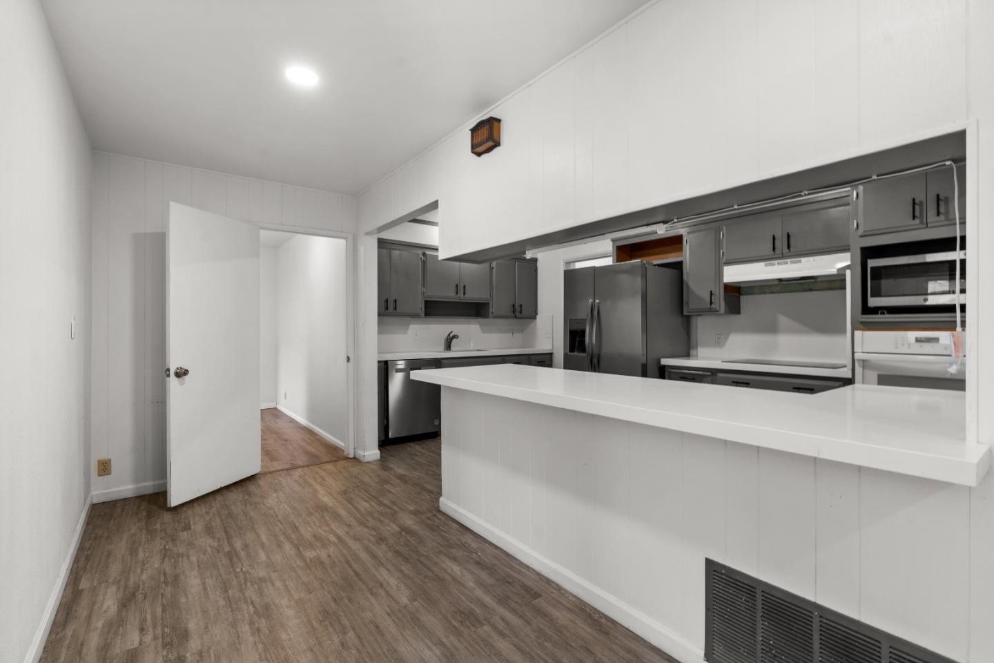 Detail Gallery Image 10 of 34 For 190 W Mckenzie Ave, Stockton,  CA 95204 - 4 Beds | 3 Baths