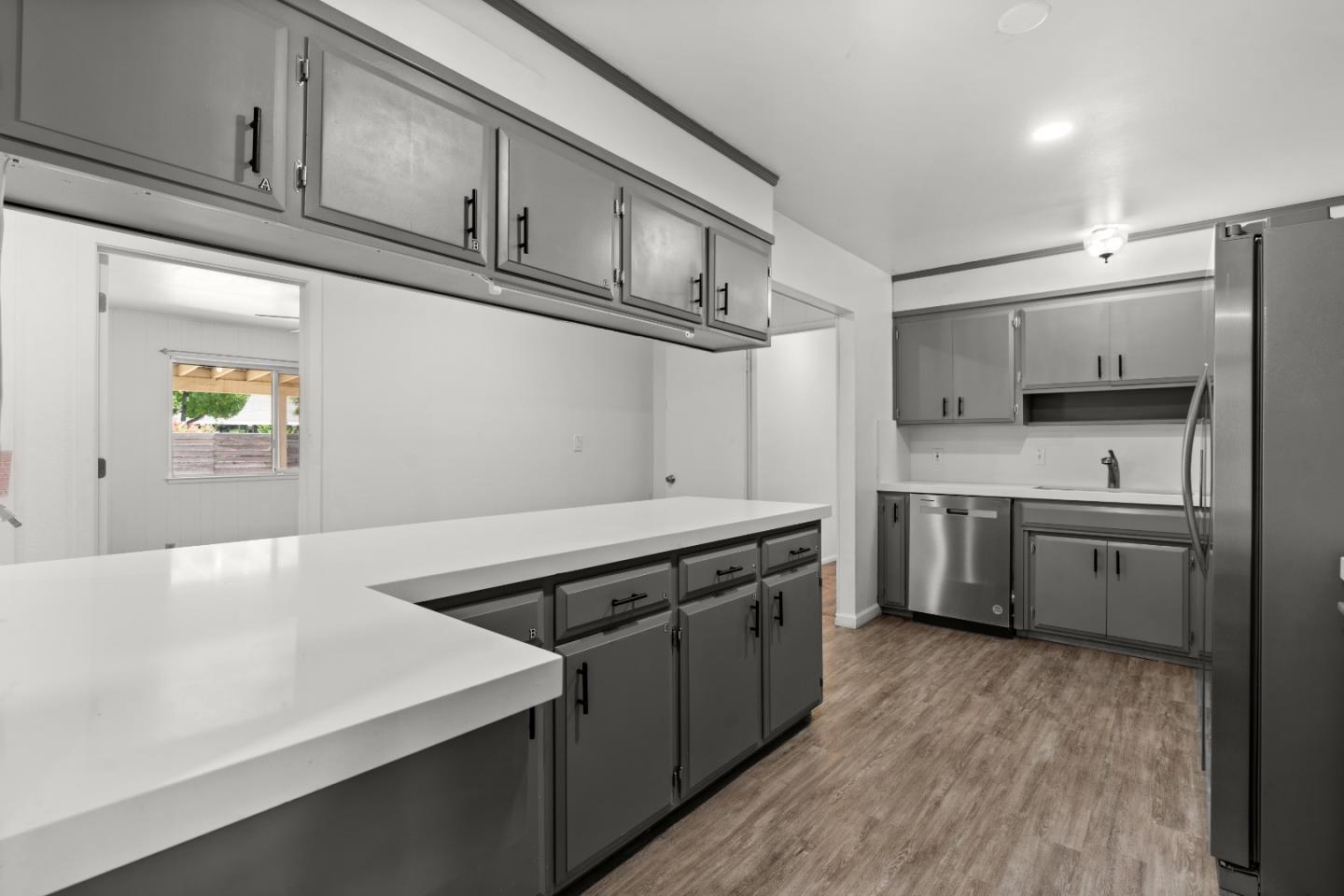 Detail Gallery Image 11 of 34 For 190 W Mckenzie Ave, Stockton,  CA 95204 - 4 Beds | 3 Baths