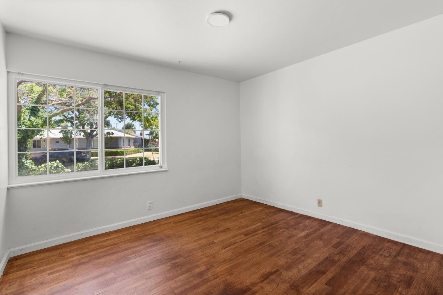 Detail Gallery Image 14 of 34 For 190 W Mckenzie Ave, Stockton,  CA 95204 - 4 Beds | 3 Baths