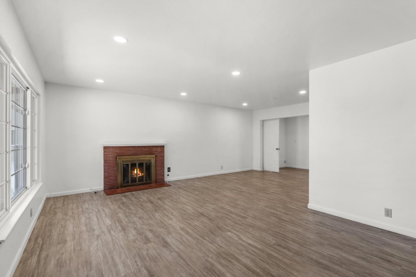 Detail Gallery Image 3 of 34 For 190 W Mckenzie Ave, Stockton,  CA 95204 - 4 Beds | 3 Baths