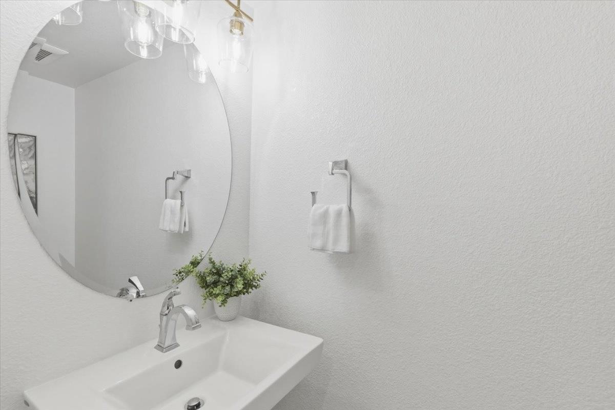 Detail Gallery Image 15 of 29 For 592 San Remi Ter, Sunnyvale,  CA 94085 - 2 Beds | 2/1 Baths