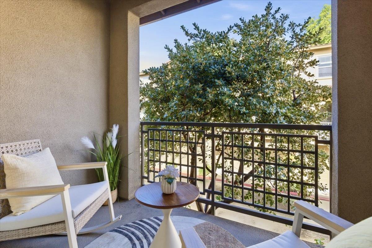 Detail Gallery Image 18 of 29 For 592 San Remi Ter, Sunnyvale,  CA 94085 - 2 Beds | 2/1 Baths