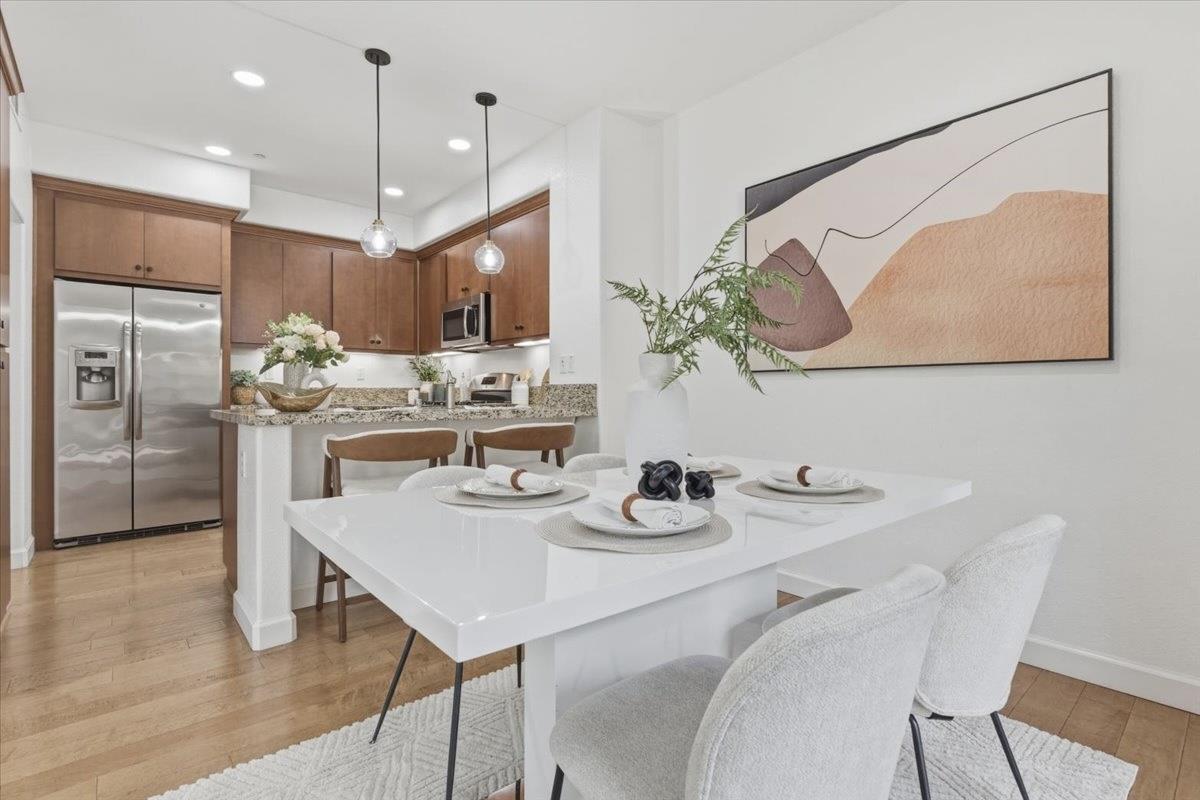 Detail Gallery Image 6 of 29 For 592 San Remi Ter, Sunnyvale,  CA 94085 - 2 Beds | 2/1 Baths