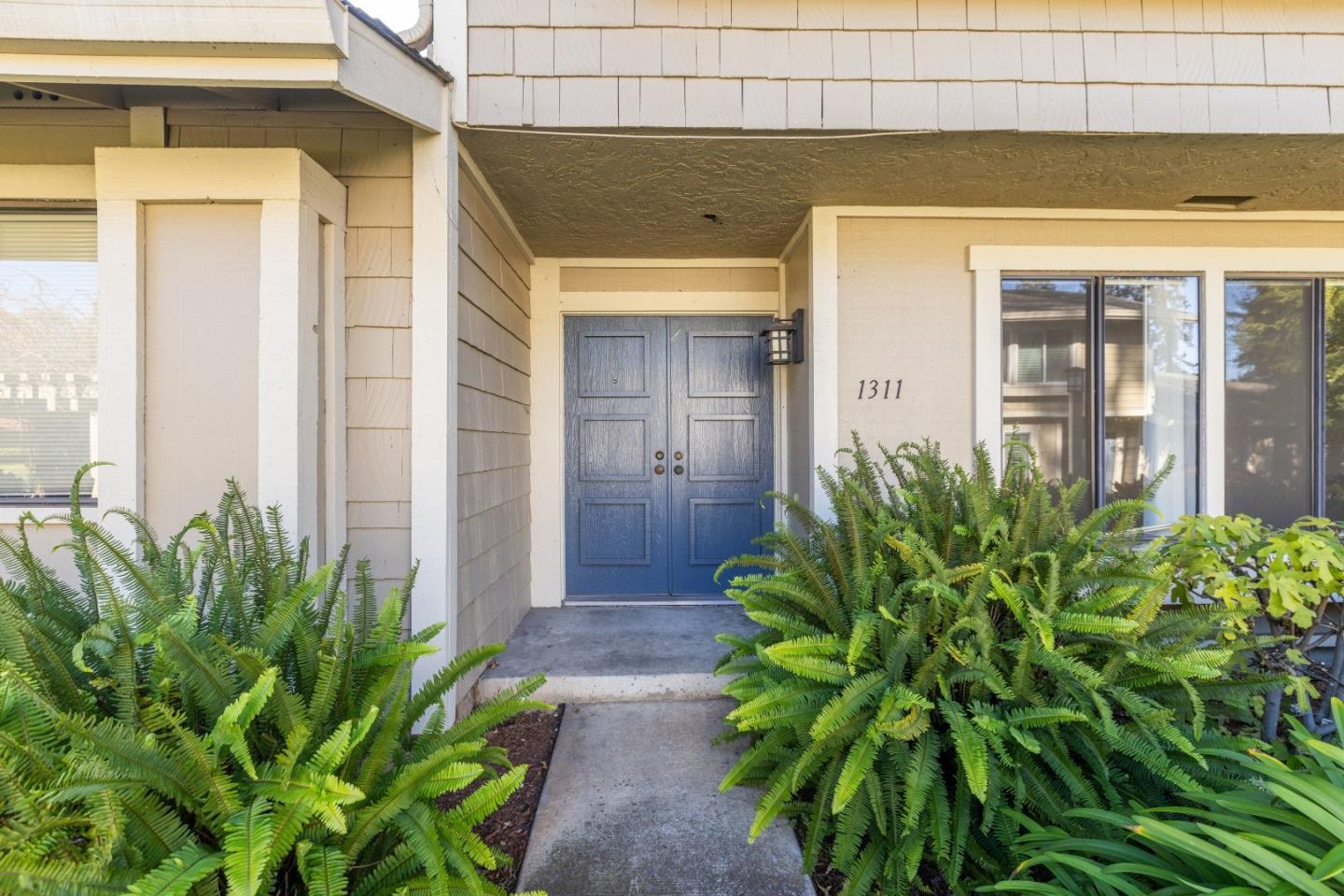 Detail Gallery Image 2 of 29 For 1311 Arbor Park Dr, San Jose,  CA 95126 - 3 Beds | 1/1 Baths