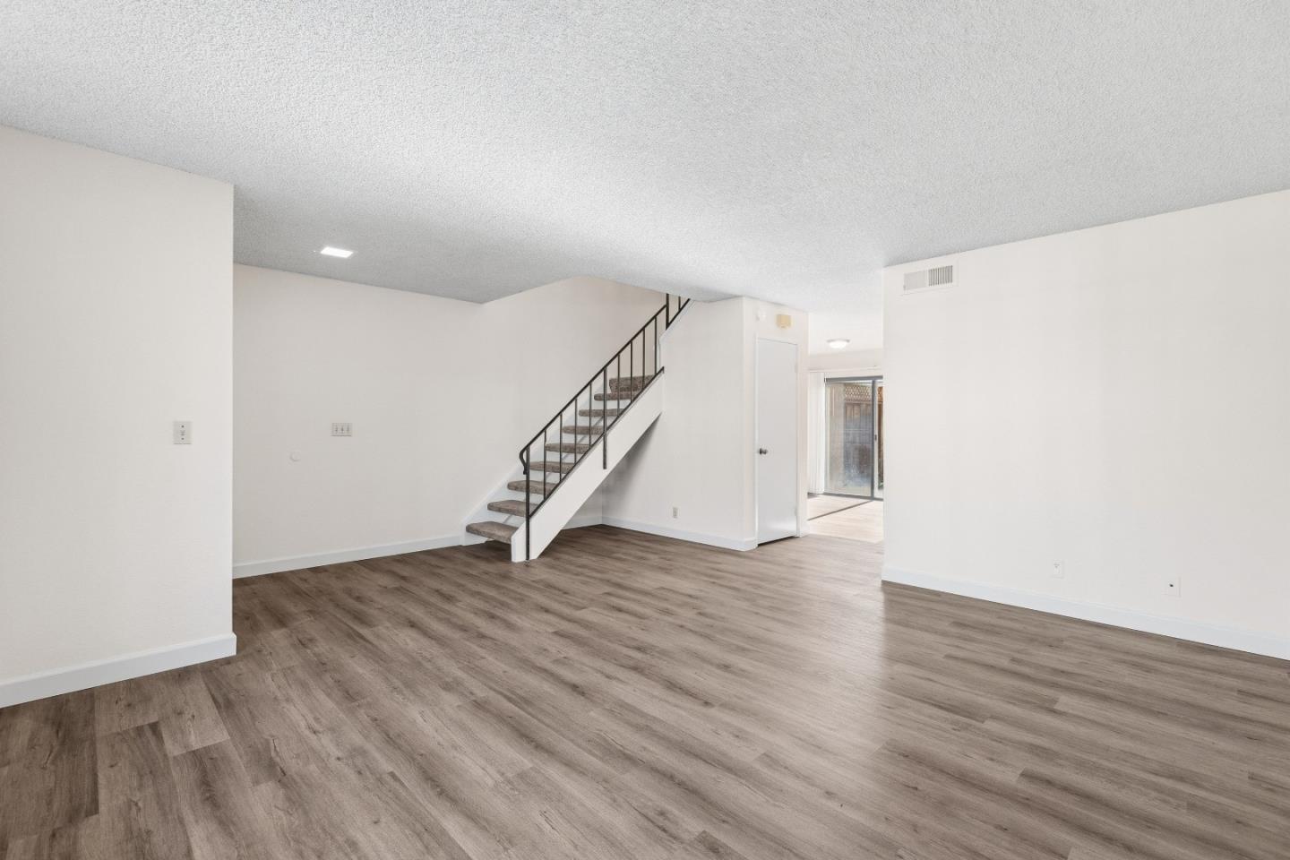 Detail Gallery Image 5 of 29 For 1311 Arbor Park Dr, San Jose,  CA 95126 - 3 Beds | 1/1 Baths