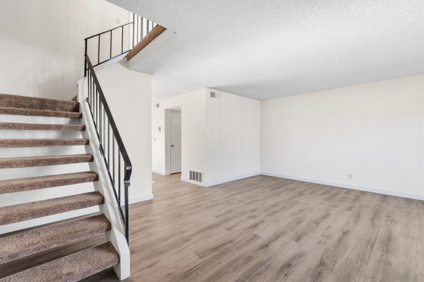 Detail Gallery Image 6 of 29 For 1311 Arbor Park Dr, San Jose,  CA 95126 - 3 Beds | 1/1 Baths