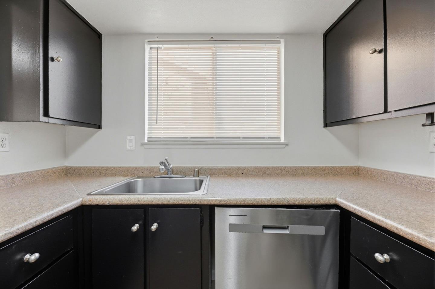 Detail Gallery Image 16 of 45 For 7 Las Moradas Cir, San Pablo,  CA 94806 - 2 Beds | 2 Baths