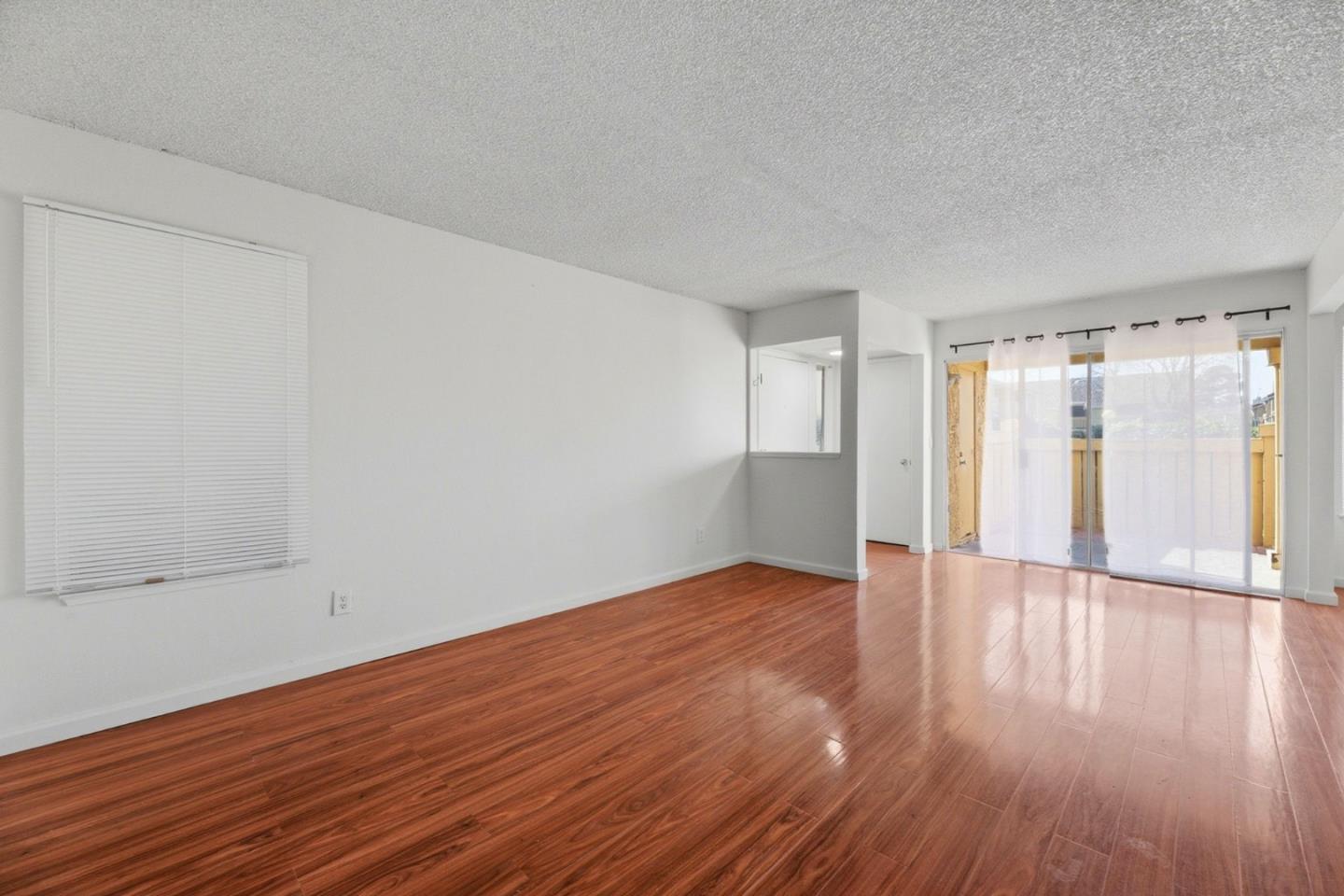 Detail Gallery Image 9 of 45 For 7 Las Moradas Cir, San Pablo,  CA 94806 - 2 Beds | 2 Baths