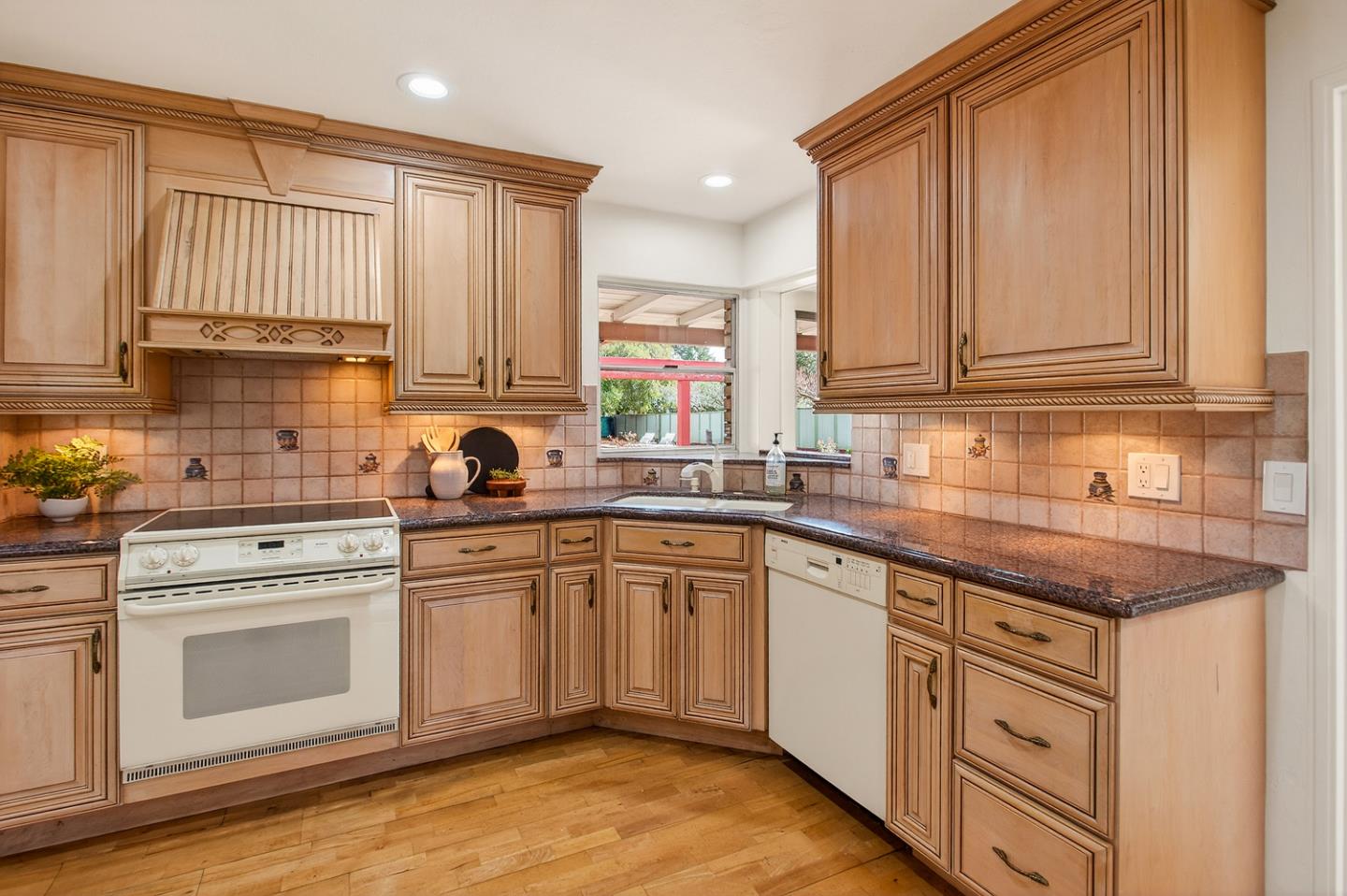 Detail Gallery Image 11 of 30 For 83 Doud Dr, Los Altos,  CA 94022 - 4 Beds | 2 Baths