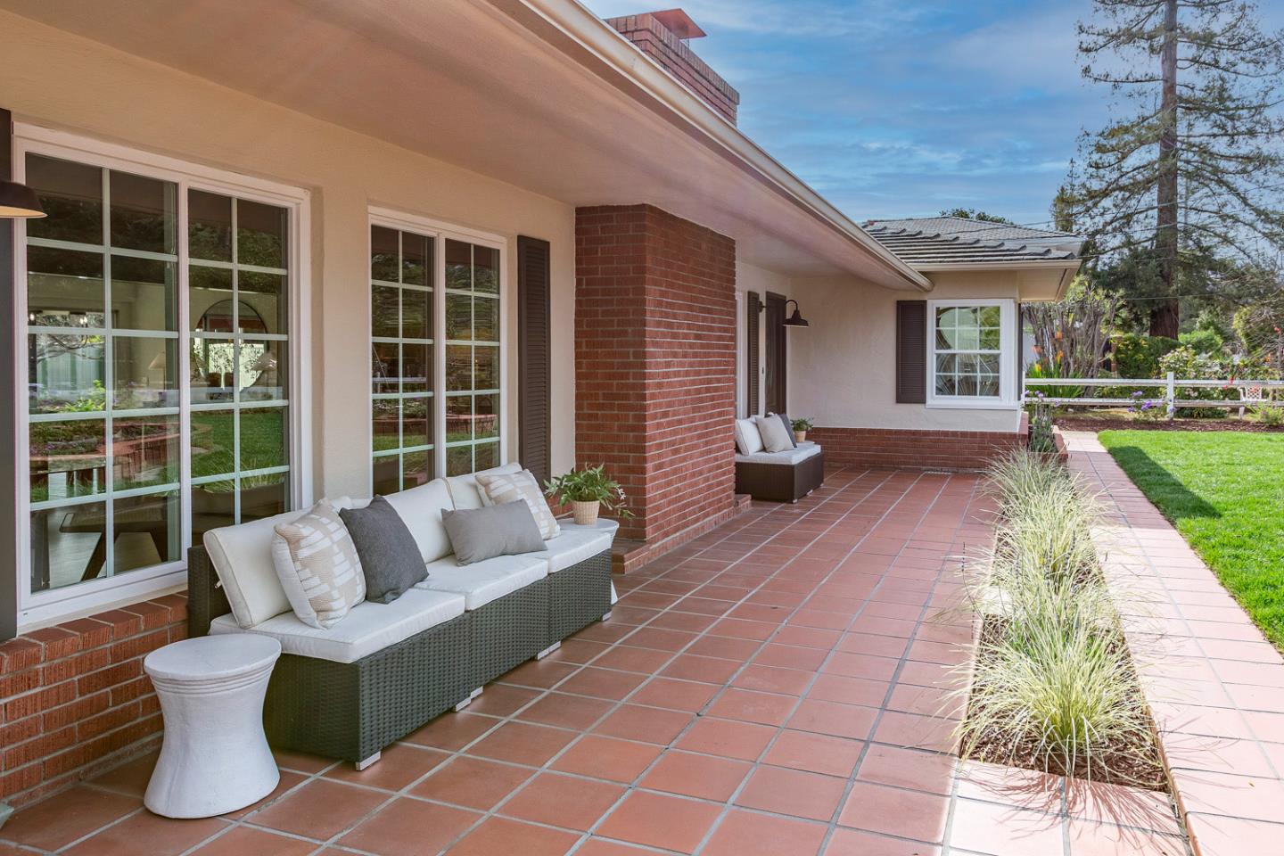 Detail Gallery Image 4 of 30 For 83 Doud Dr, Los Altos,  CA 94022 - 4 Beds | 2 Baths