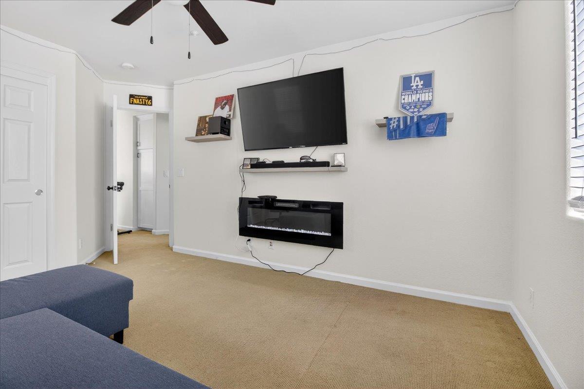 Detail Gallery Image 15 of 31 For 1960 Bradbury St, Salinas,  CA 93906 - 3 Beds | 2/1 Baths