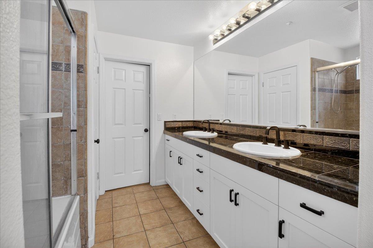 Detail Gallery Image 19 of 31 For 1960 Bradbury St, Salinas,  CA 93906 - 3 Beds | 2/1 Baths