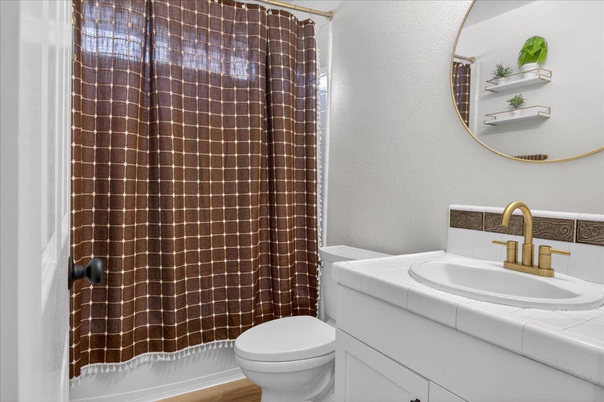 Detail Gallery Image 24 of 31 For 1960 Bradbury St, Salinas,  CA 93906 - 3 Beds | 2/1 Baths