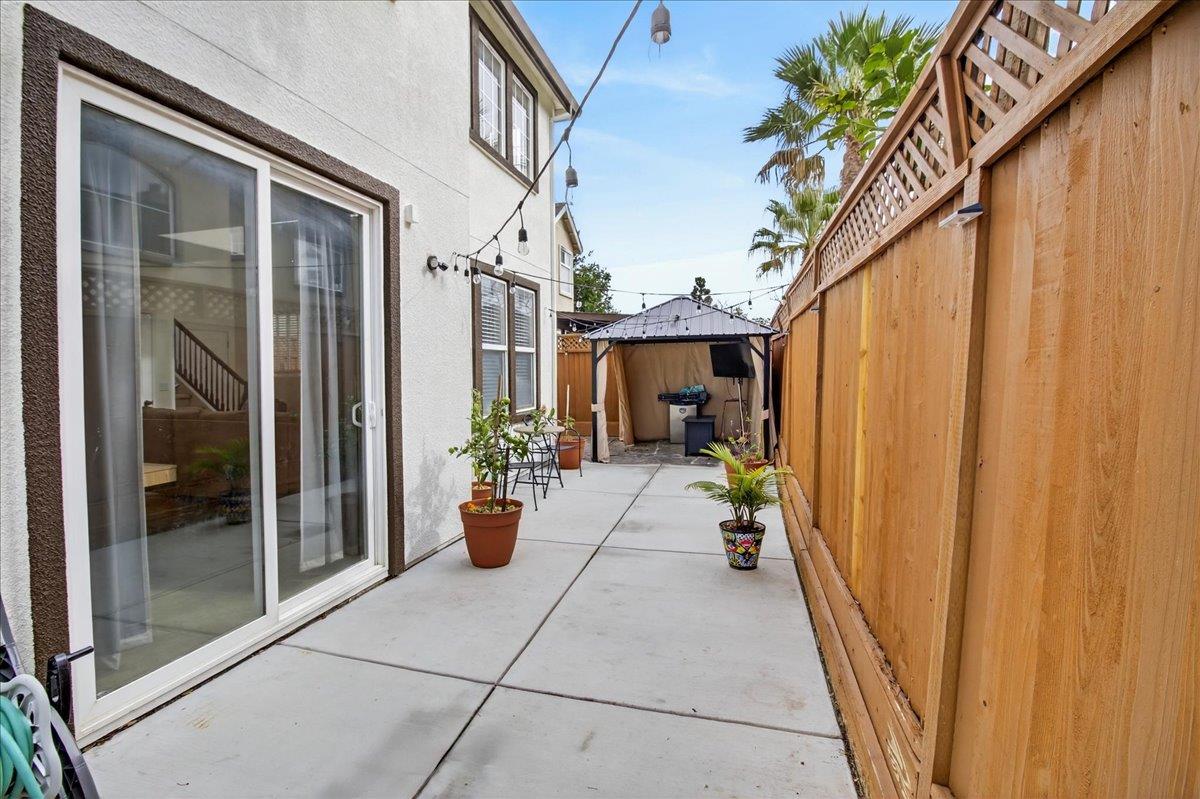 Detail Gallery Image 25 of 31 For 1960 Bradbury St, Salinas,  CA 93906 - 3 Beds | 2/1 Baths