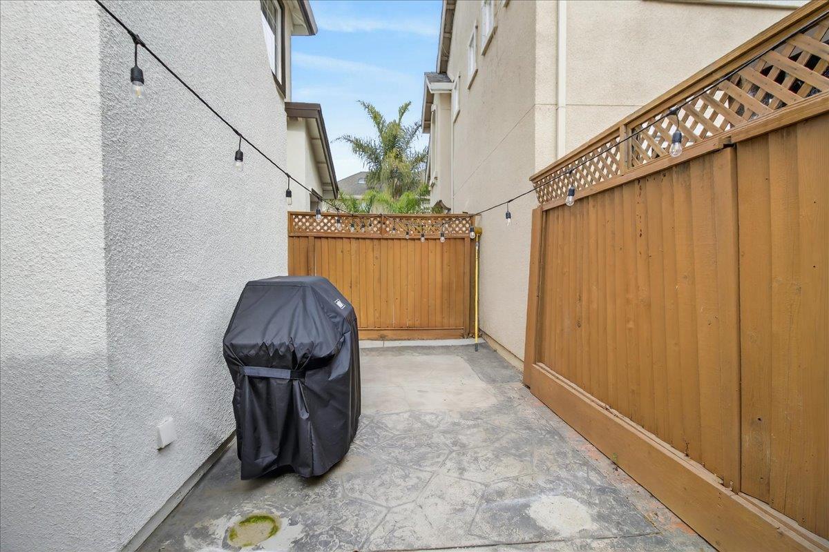 Detail Gallery Image 27 of 31 For 1960 Bradbury St, Salinas,  CA 93906 - 3 Beds | 2/1 Baths