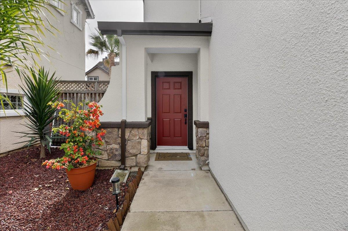 Detail Gallery Image 3 of 31 For 1960 Bradbury St, Salinas,  CA 93906 - 3 Beds | 2/1 Baths